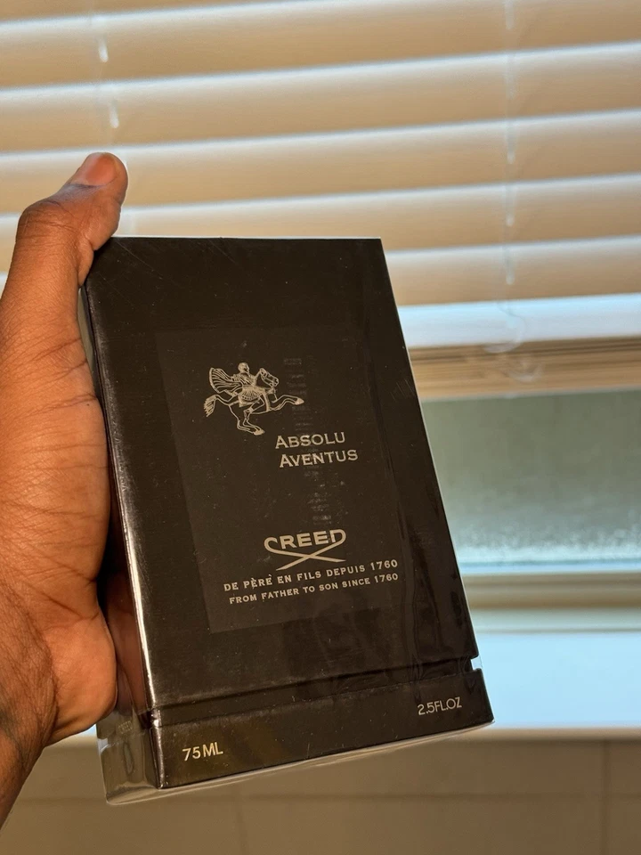 Perfume y cosméticos de lujo de diseño Foto 3 de 4