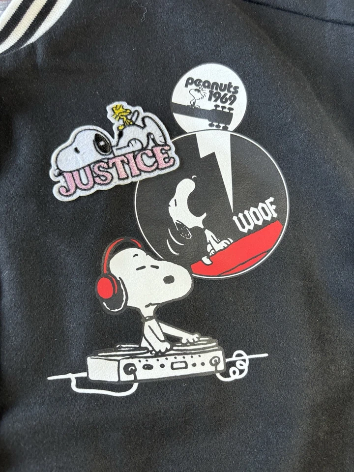 Chaqueta Justice Girl Peanuts Snoop Varsity Road Rara Blanco y Negro Nueva con Etiquetas XL Plus Foto 4 de 4