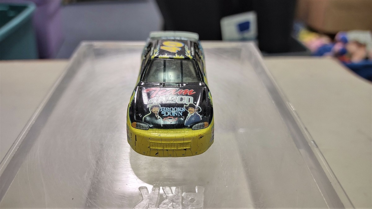 1999 Racing Champions 1:64 Sterling Marlin #40 Brooks & Dunn Team