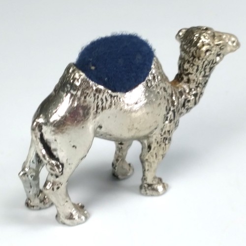2000 Vintage SIMPLY SCISSORS Metal CAMEL Blue Felt Pin Cushion 1 1/2 x 2 Inches - Picture 3 of 10