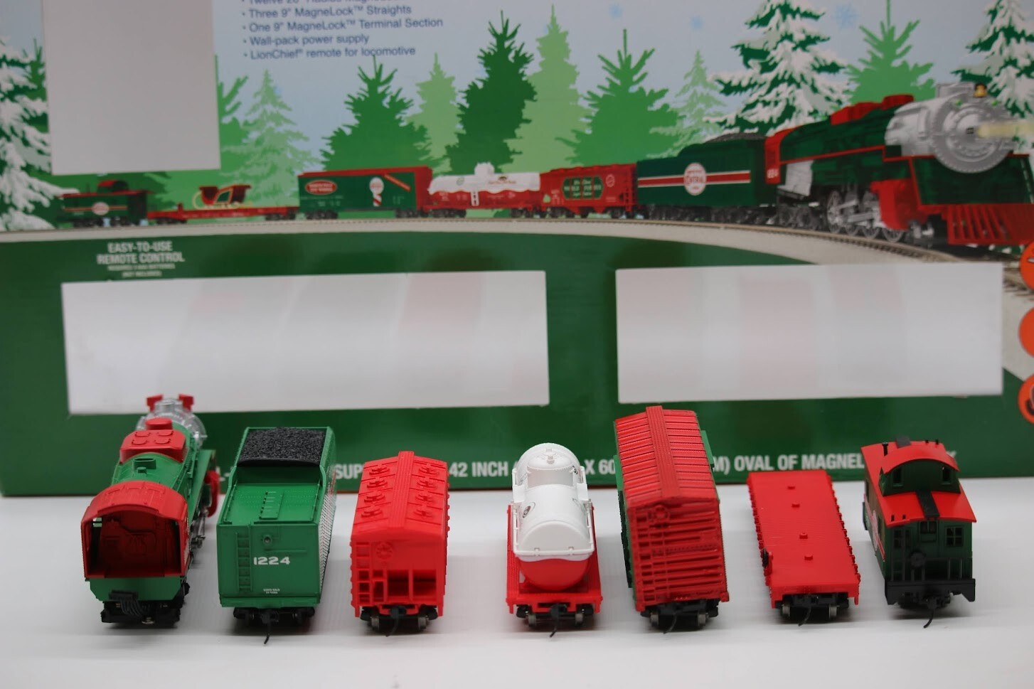 LIONEL HO SCALE NORTH POLE CENTRAL FREIGHT TRAIN SET 23922026101 eBay