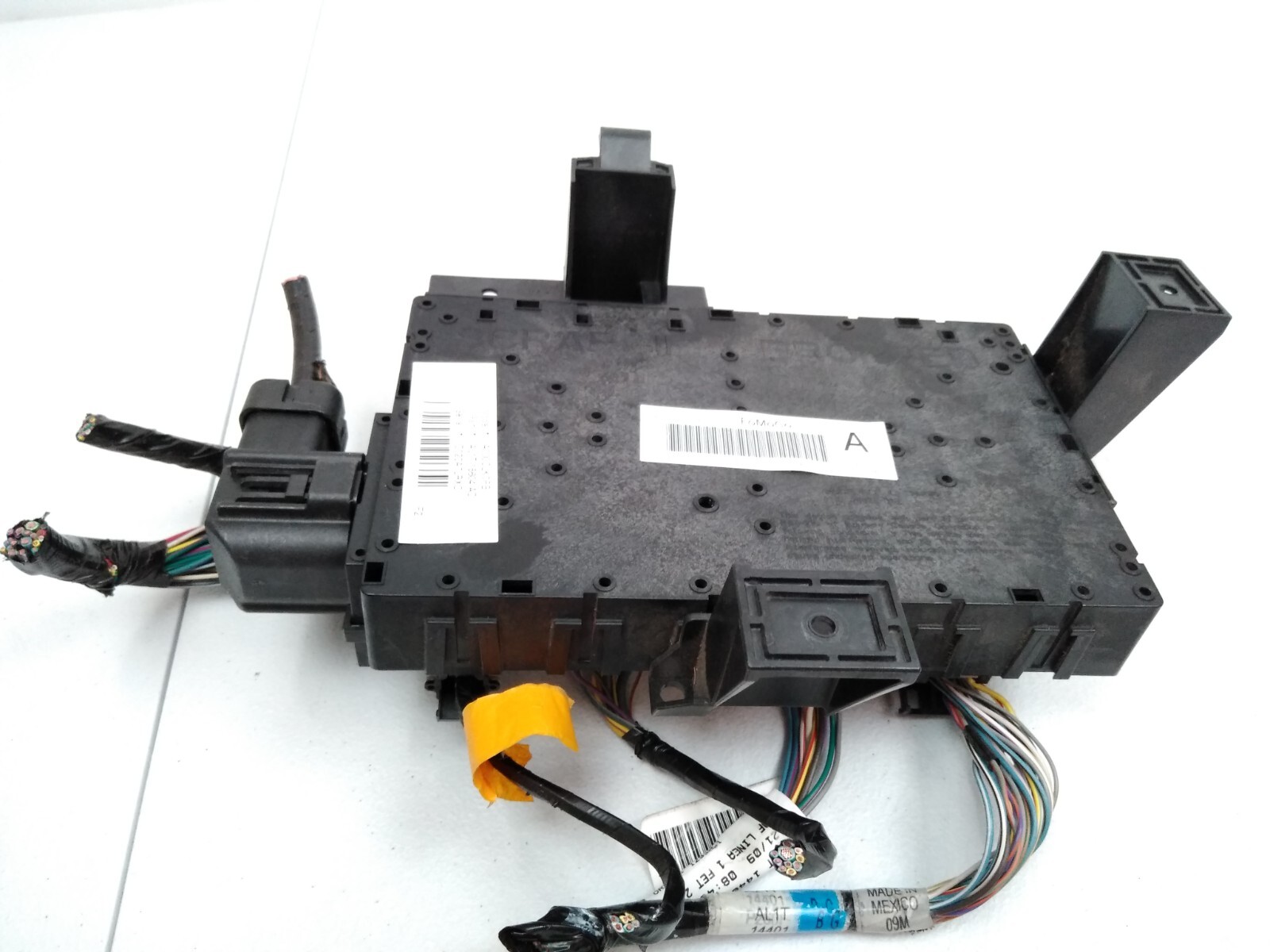 AL1T-15604-AD Ford 2010 Expedition Lincoln Navigator Interior Relay Fuse Box G81