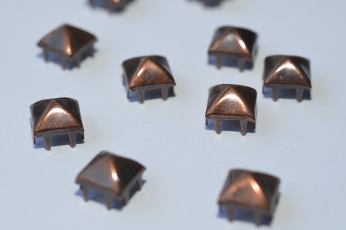 100 x rivets pyramidaux rivets à griffes, 9,3 x 9,3 mm, cuivre colonial, États-Unis - Photo 1/4