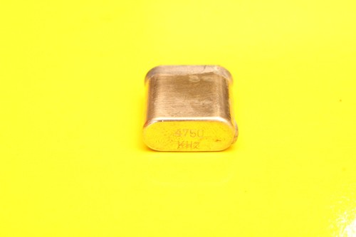 CRYSTAL - QUARTZ - 4750 kHz - 4.75 MHz - CR-18/U case - GRC-9