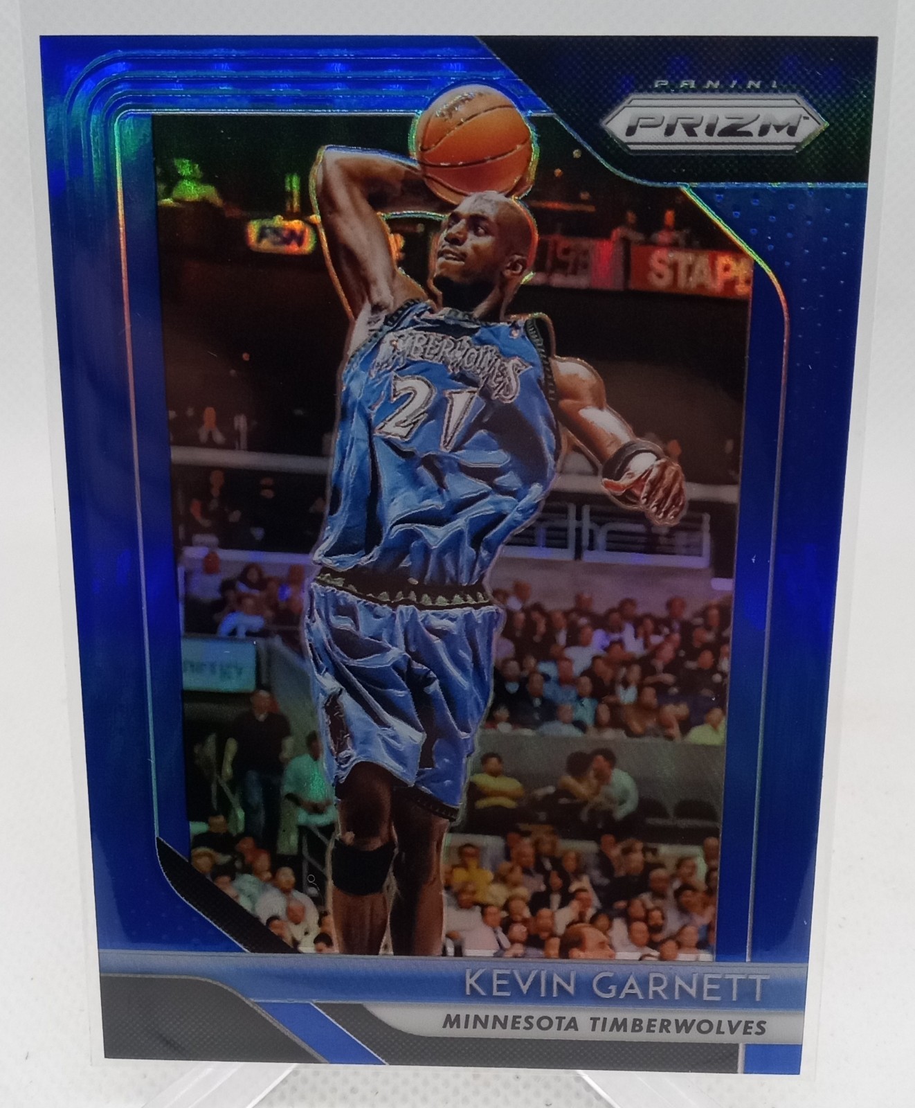 2018-19 Panini Prizm - Kevin Garnett #235 Blue Prizm /199 Color Match