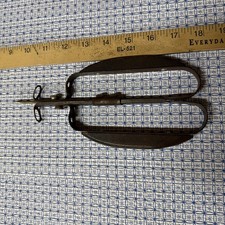 Vtg Metal Punch Rug Shuttle Needle Hooking Tool