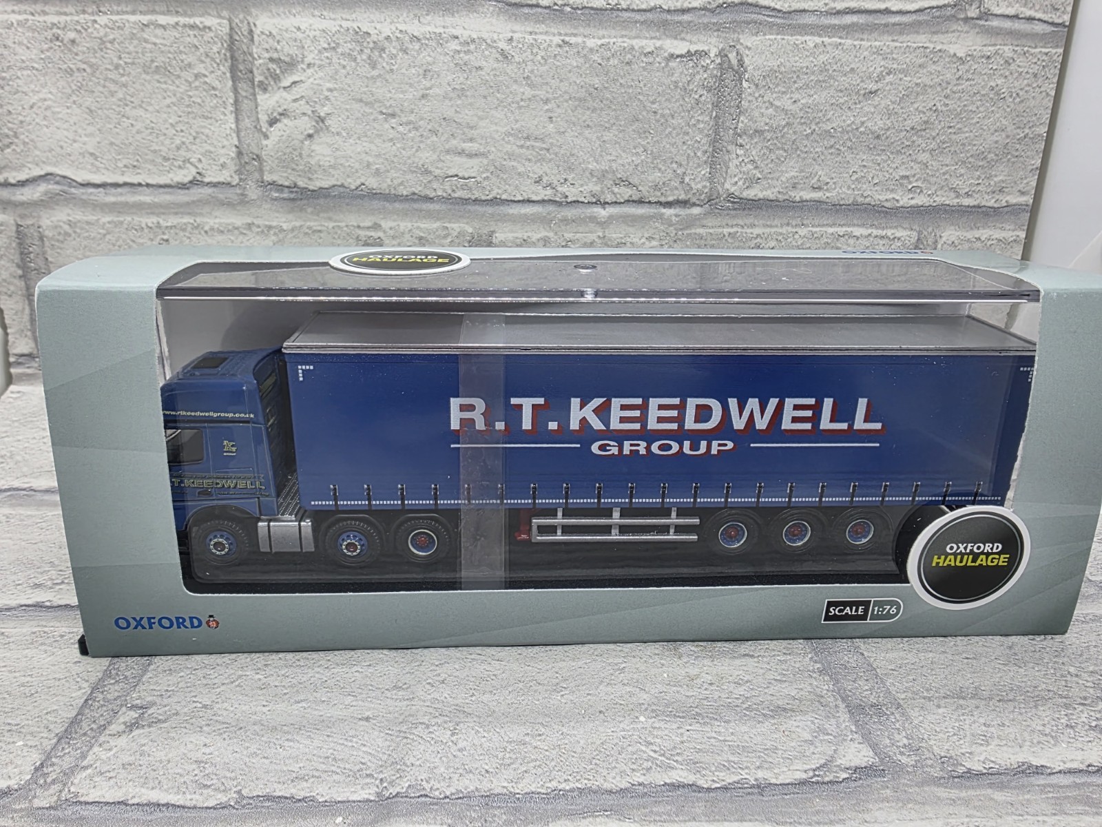 Oxford Diecast 76MB011 Mercedes Actros GSC Curtainside R T Keedwell