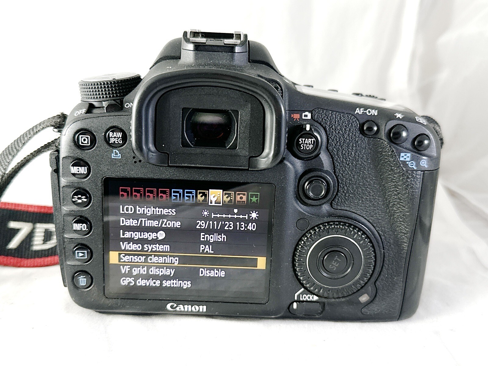 Canon EOS 7D Digital SLR Camera & EF 2880mm Lens, Near Mint, Working