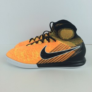 nike flyknit indoor soccer shoes