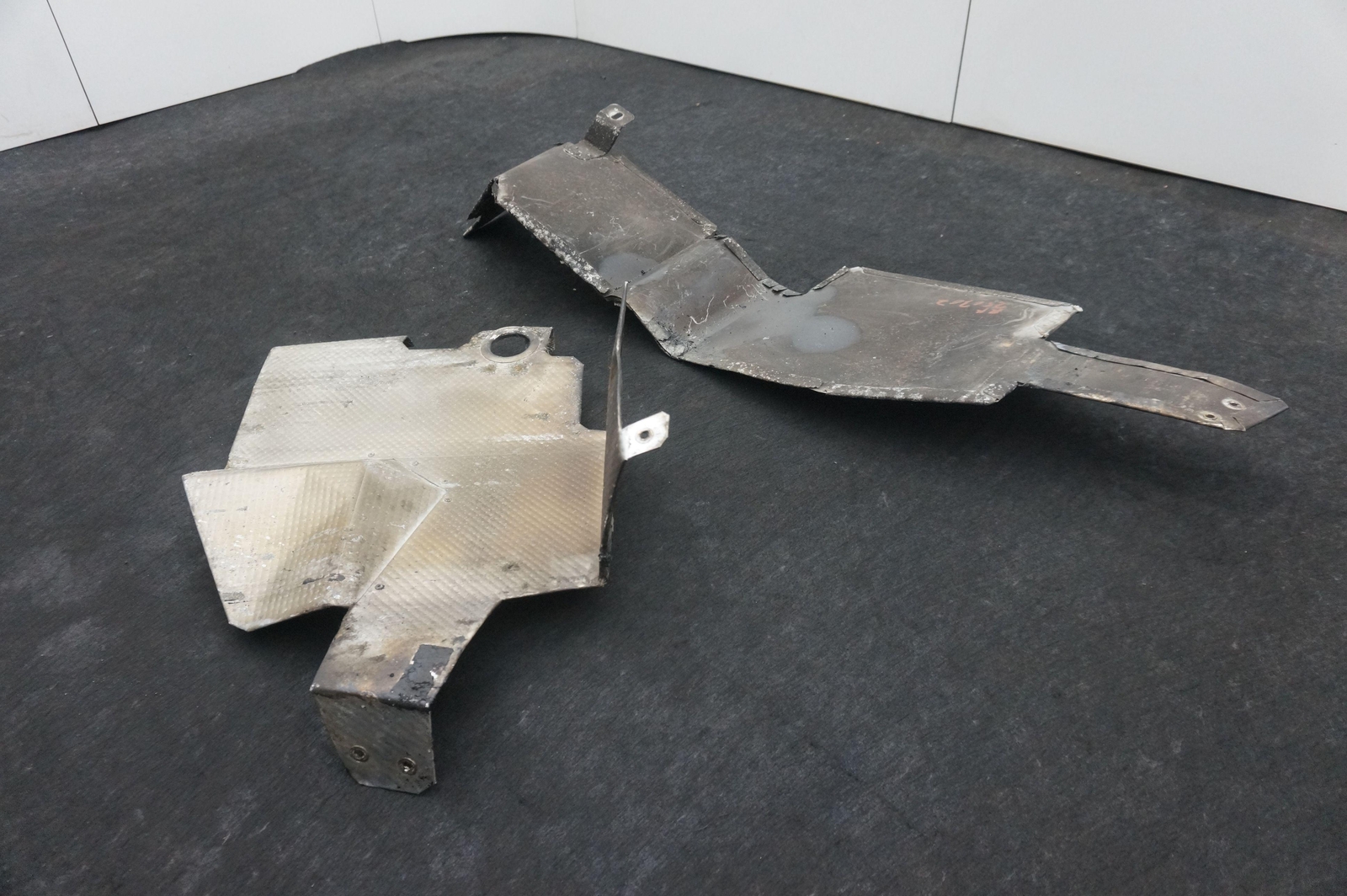 Set Rear Engine Bay Heat Shield 400201783 Lamborghini Gallardo Spyder 2008 *Note