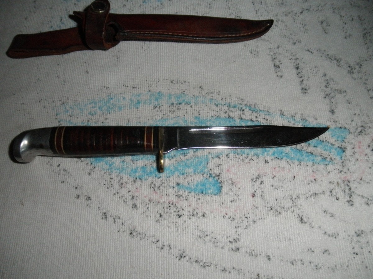 Vintage Western L48A Fixed Blade Knife with Leather Sheath Hunting