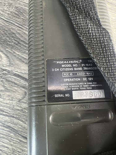Realistic TRC-224 3-Channel Walkie Talkie Radio Shack TESTED WORKS FREE SHIPPING - Picture 10 of 13