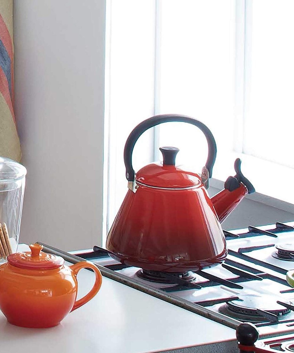 LE CREUSET Enamel Steel Tea Kettle Corn Size 6.8x7in 54oz Pink | eBay