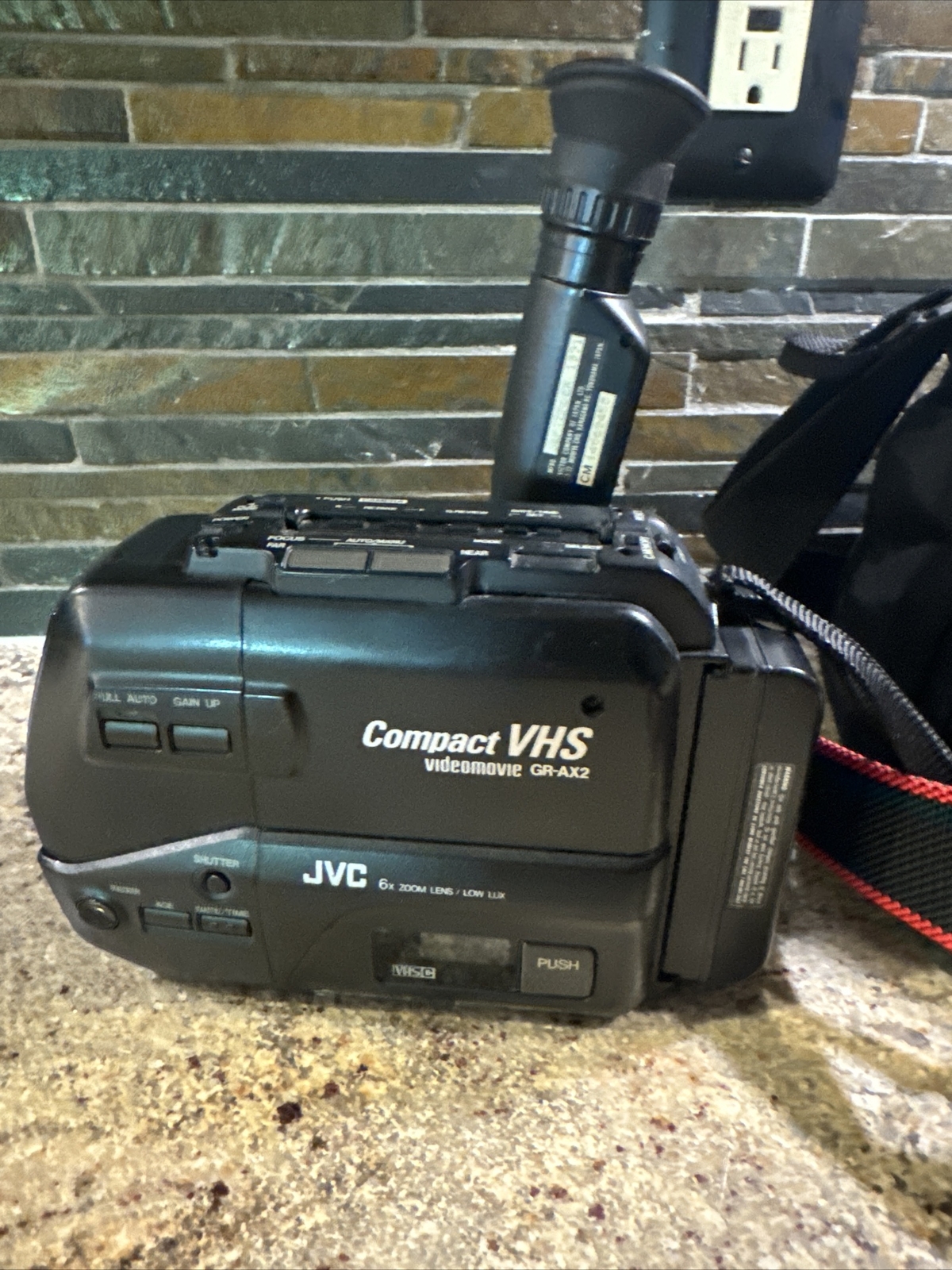JVC GRAX2 Compact VHS Video Movie Camera Camcorder NO BATTERY, FOR