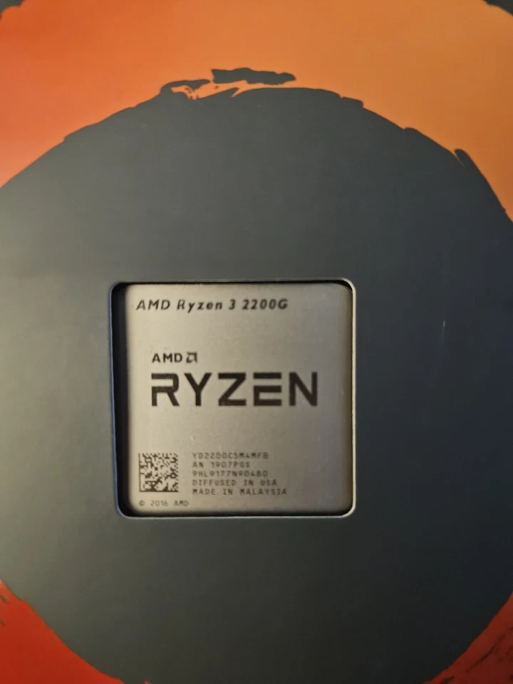 AMD Ryzen 3 2200G 3.50 GHz Quad-Core (YD2200C5FBBOX) Processor - Image 2 of 4