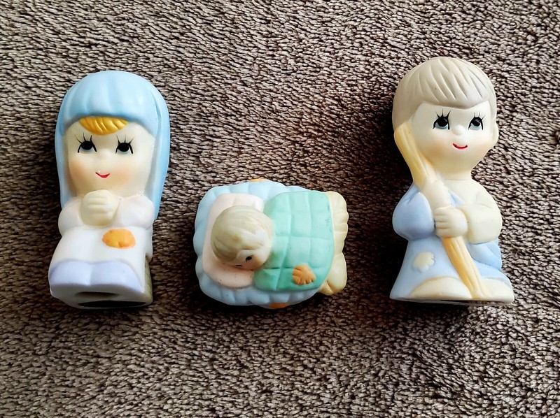 Porcelain Nativity set Mary, Joseph, and baby Jesus Christmas - Made In China 