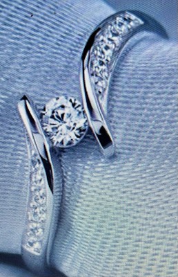 925 Sterling Silver  ( Stamped ) Ring  Cubic Zirconia Sz 6 in Gift Box
