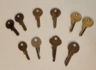 10 VINTAGE BRASS KEYS INCL. 2 PAIRS  - Y7653 KX07943 3672 A112 3579 CH504 2729 — photo 7