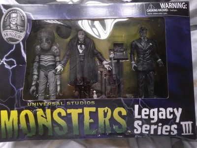   Universal Studios Monsters Legacy Series III Phantom, Invisible Man, Metaluna