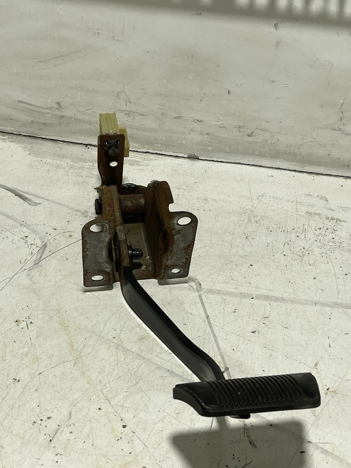 Automatic BRAKE PEDAL Assembly Bracket & Stop Lamp Switch 97-06 Jeep TJ Wrangler - Image 4 of 4