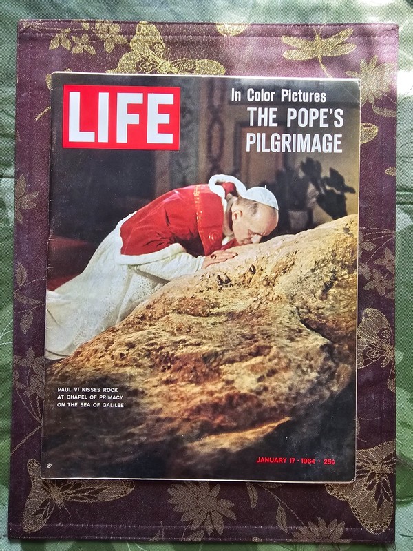 Life Magazine January 17 1964 The Pope's Pilgrimage, Paul VI Kisses Rock