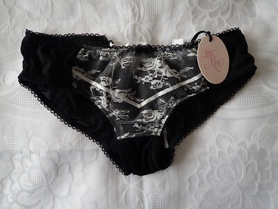 LITTLE MINX, Boyshorts in Size 10, Colour in Black and White
