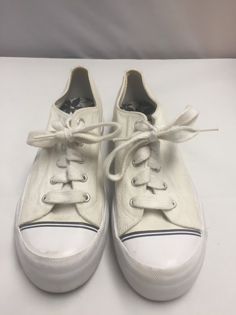 white keds platform