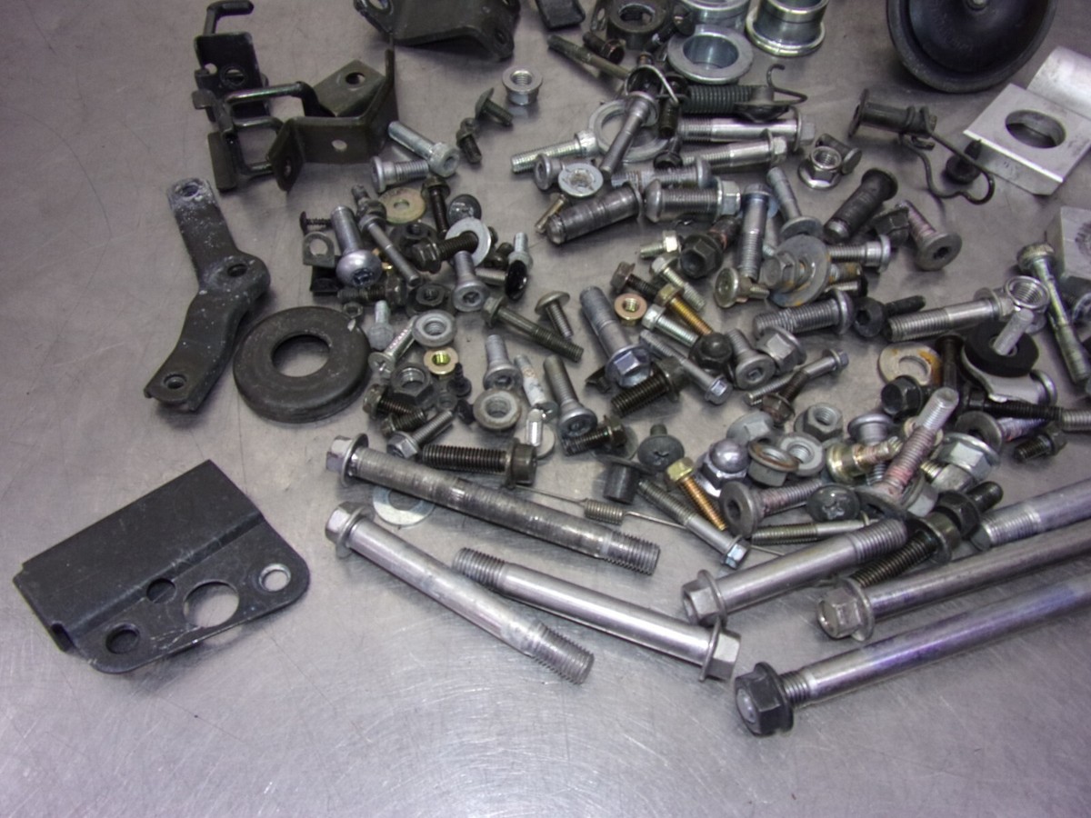 912 B KAWASAKI NINJA ZX600 ZZR 2006 OEM PARTS AND HARDWARE NUTS