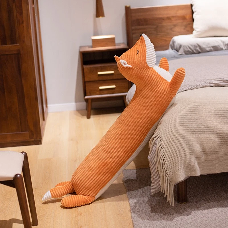 可爱的狐狸长毛绒枕头 43 英寸舒适拥抱全填充装饰枕头 — 第 2/4 张图片