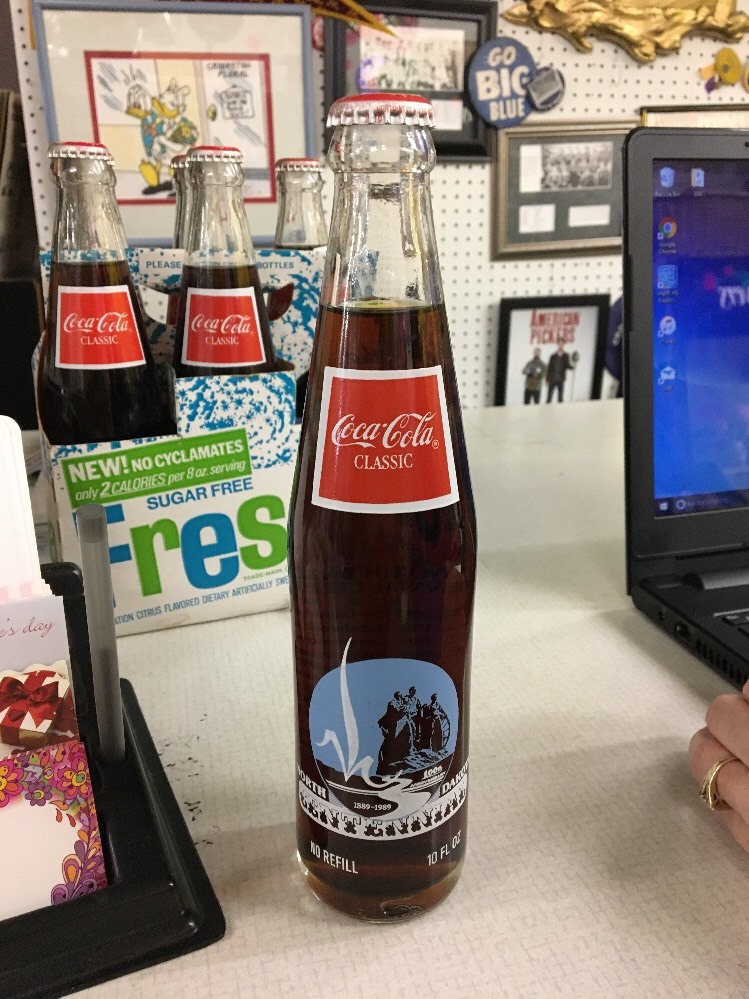 full unopened bottle Coca-Cola 10 oz North Dakota 100th 1989