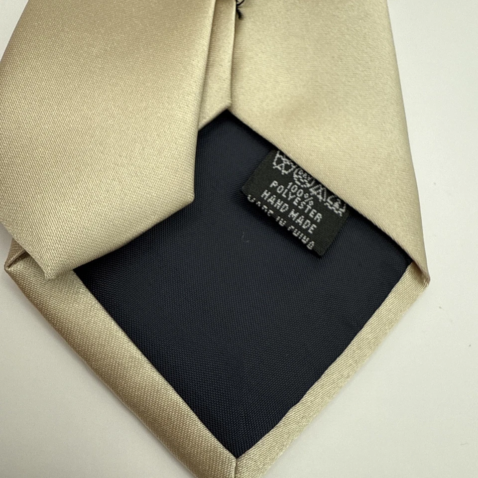 Corbata de vestir Alexander Logan de poliéster dorada color liso 58/3 afilada para hombre Foto 3 de 4