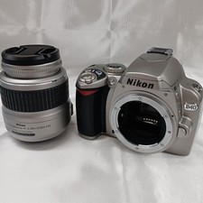 NIKON D40 digital SLR