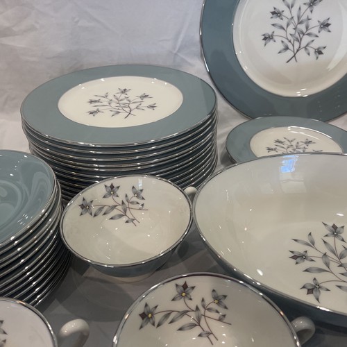 Kingsley by Lenox X-445 40 Piece Dinner Set - Picture 3 of 10