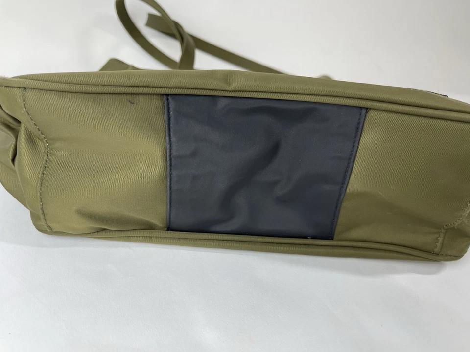 Bolso de hombro Esprit de nailon verde oliva con cremallera pequeño bolsillo lateral Y2K Foto 4 de 4