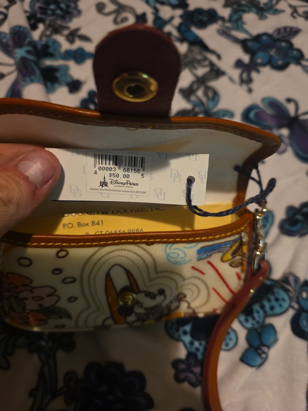 NEW DISNEY AULANI 2014 DOONEY & BOURKE FLAP WRISTLET IN MULTI COLORS MINNIE CHIP