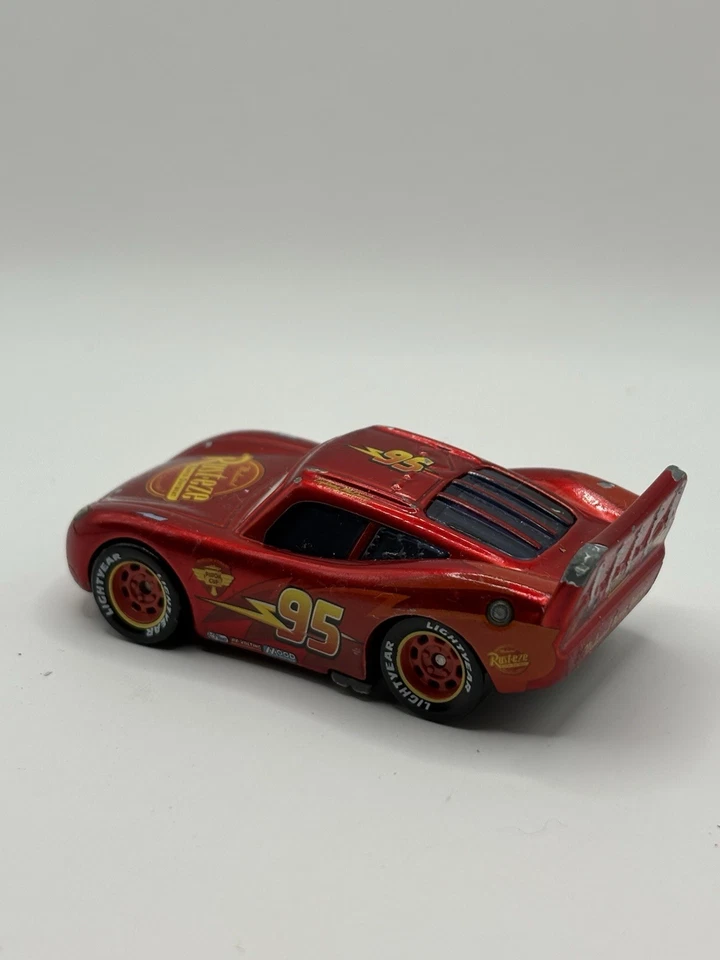 Б/У Disney Pixar Cars 2 DK Эксклюзивный Металлик Гудзон Шершень Молния Маккуин  - Изображение 3 из 4