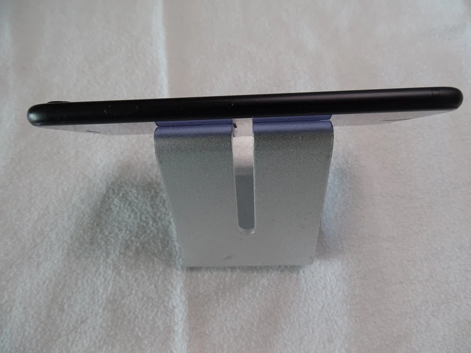 Apple iPhone 7 128GB Schwarz! Ohne Simlock! TOP ZUSTAND! OVP! Selten! RAR! iOS! - Bild 4 von 4