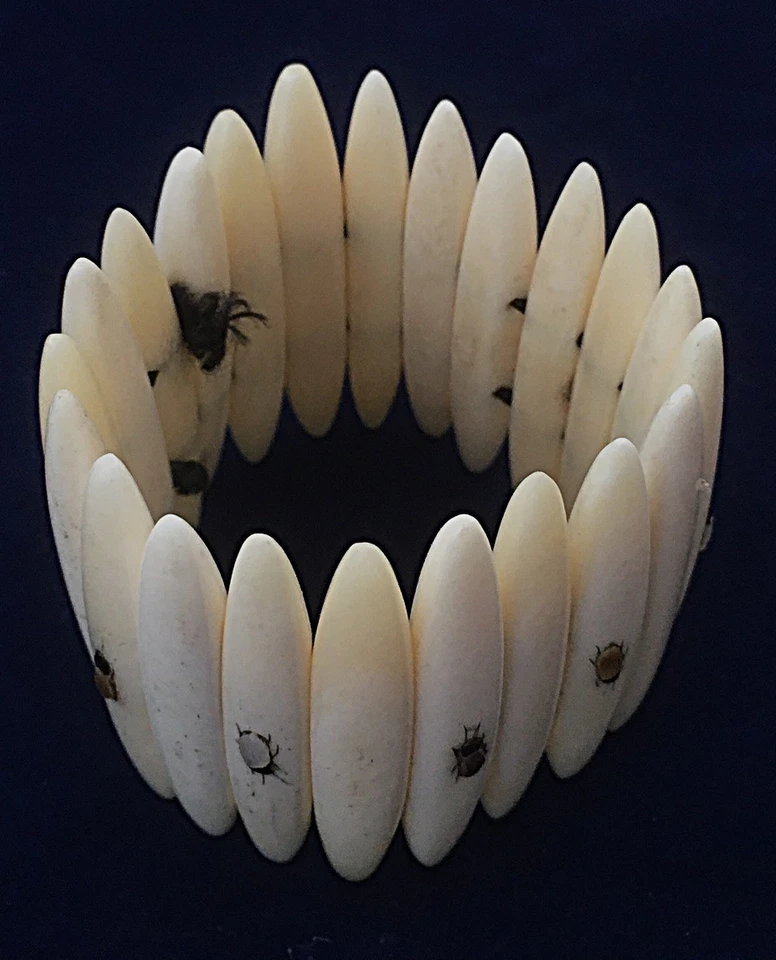 *SCARCE Vintage Shibayama Bracelet + 11 BUGS Cow Bone Bangle - Image 3 of 4