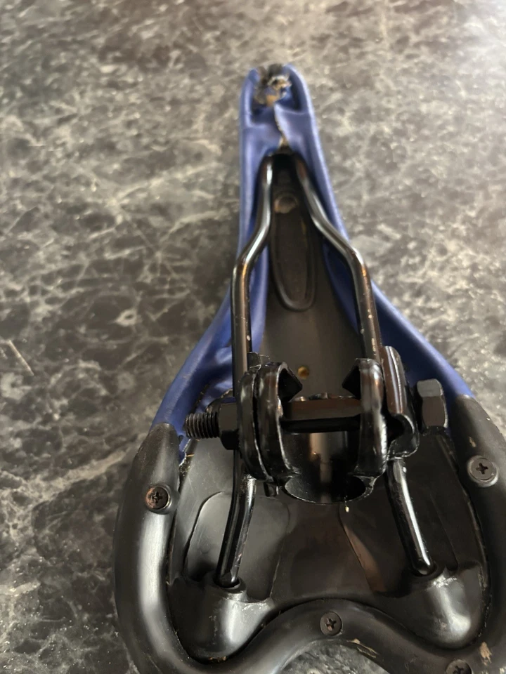 Asiento de bicicleta Mongoose Cionlli 10 pulgadas bicicleta BMX negro alivio de presión de montaña Foto 4 de 4