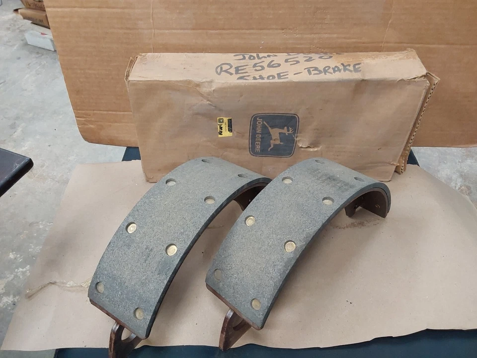 RE56520 NEW BRAKE SHOE FOR JOHN DEERE. FREE SHIPPING! - Image 3 of 4