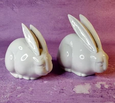 TOYO Japan White Ceramic Bunny Rabbit Figurines Vintage 1970s SET OF 2 FLAW