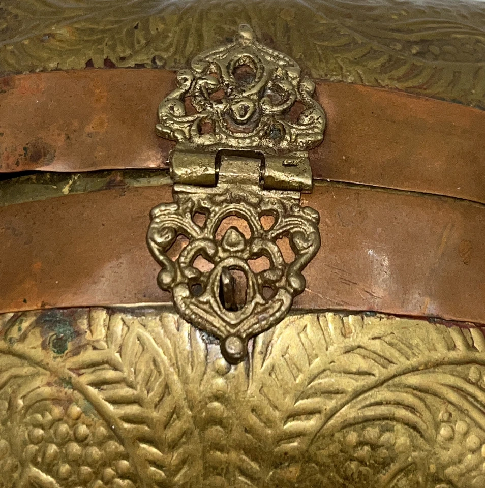 Vintage Ladies Hardshell Purse Pillow Clutch Handbag Brass Copper Art Deco Style - Image 3 of 4