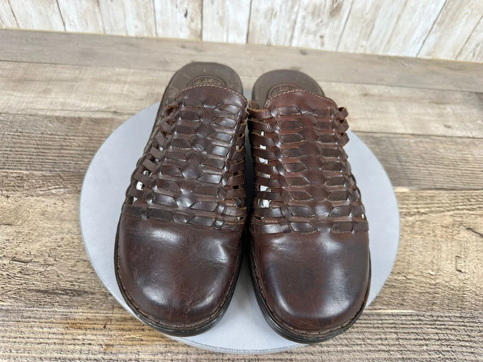 Sandalias Mules Faded Glory Riley 2 para mujer de cuero marrón tejido talla 7M Foto 3 de 4