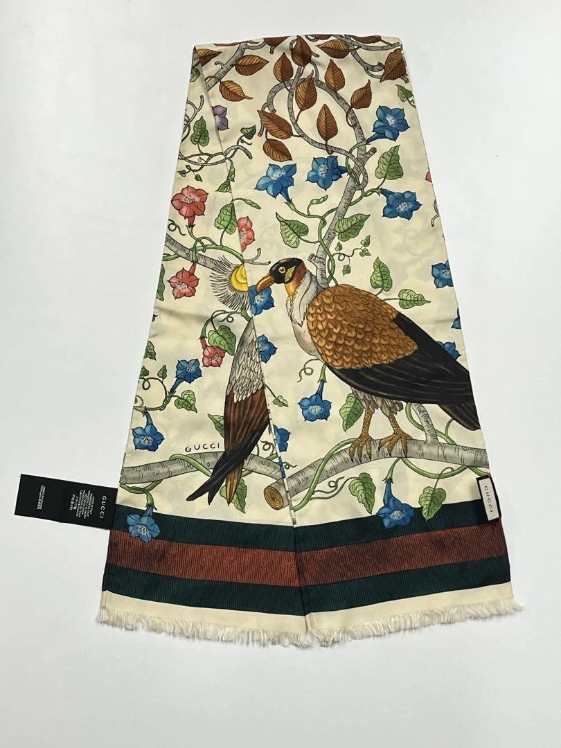 GUCCI Foulard en soie ivoire motif floral 39,37 en accessoire mode femme