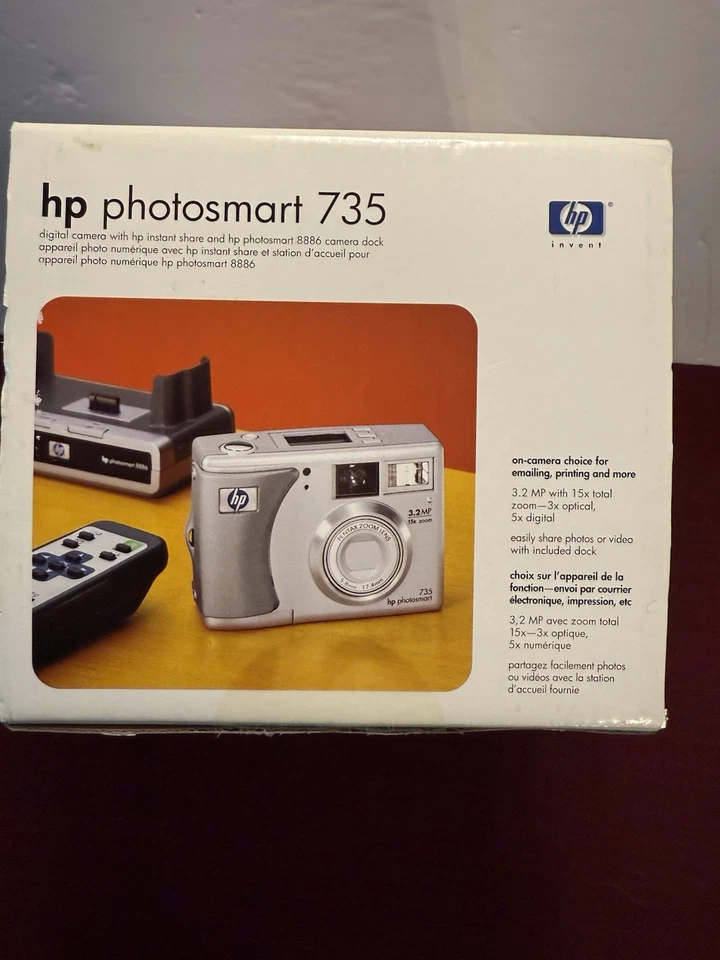 HP Photosmart 735xi Digital Camera W/ Dock 3.2 MP 15X Zoom Open Box W "REMOTE" - Image 2 of 4