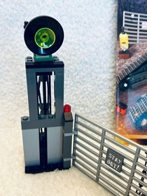LEGO Batman: The Bat-Tank: the Riddler and Bane's Hideout (7787) - NO MINIFIGS