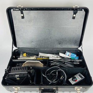 Lowel Omni & Tota Light Kit Hard Case Studio Lighting Untested