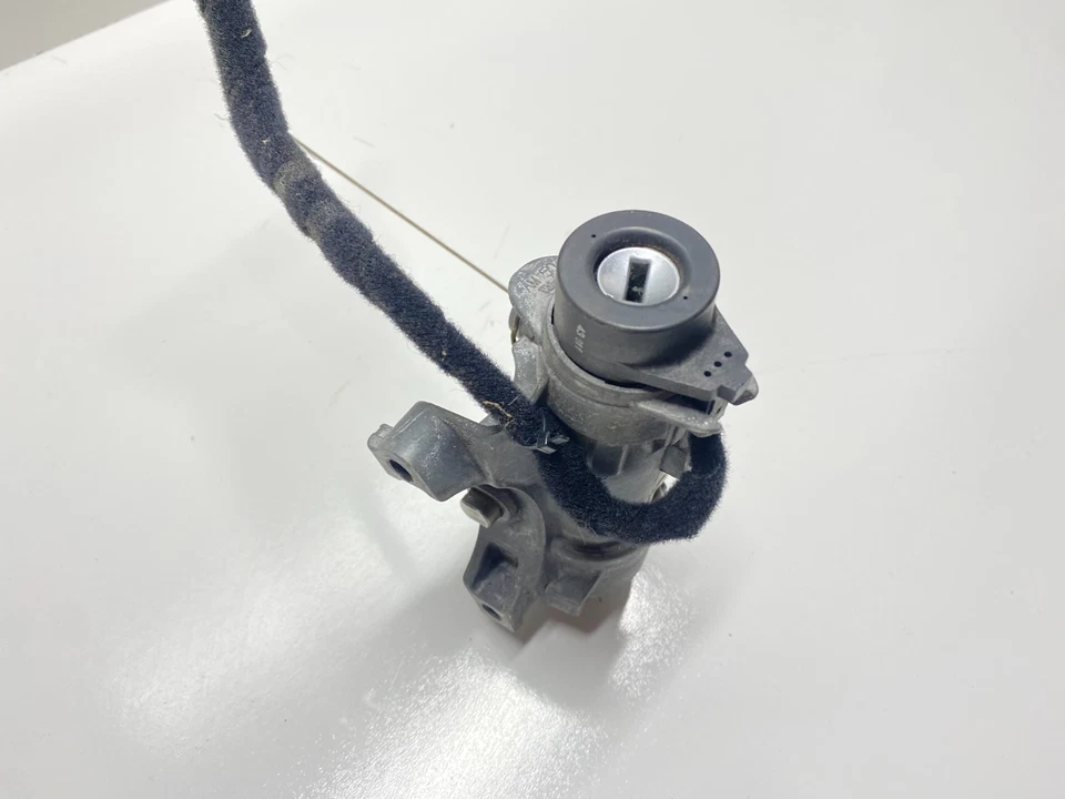 2001-2005 VOLKSWAGEN PASSAT IGNITION SWITCH WITHOUT KEY OEM - Image 2 of 4