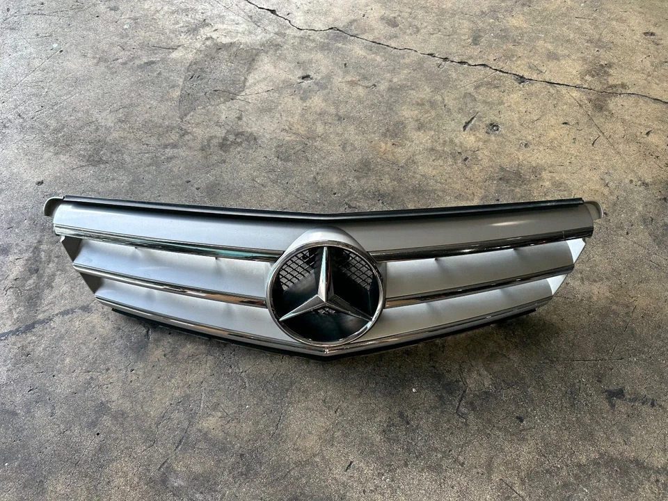 08-14 Mercedes W204 C300 C350 Sport Sedan Radiator Grill Grille Trim Cover OEM - Image 3 of 4