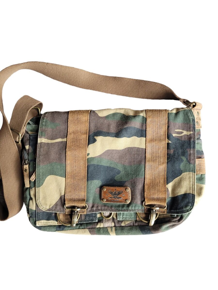 Pre-Owned FOSSIL Camo Textile Leather Strap Messenger Bag Pre-Owned FOSSIL Camo Textile Leather Strap Messenger Bag